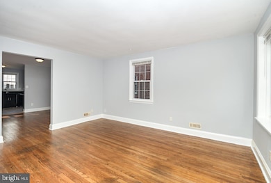 218 Maryland Ave, Towson, MD 21286 - photo 3