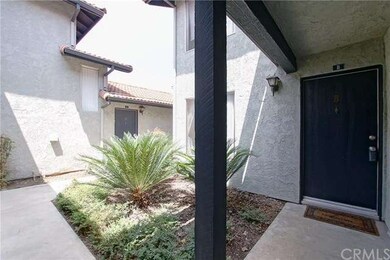 Clean, Inviting Entry