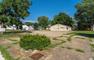 716 N Ottawa St, Lincoln, IL 62656 - photo 2