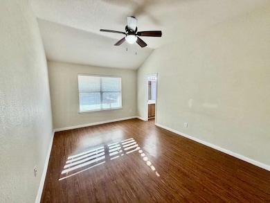 900 Timber Oaks Ln, Arlington, TX 76010 - photo 6