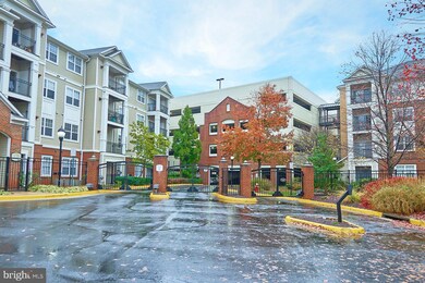 12909 Centre Park Cir unit 202, Oak Hill, VA 20171 - photo 2