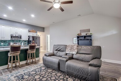 412 Evans St, Cleburne, TX 76031 - photo 6