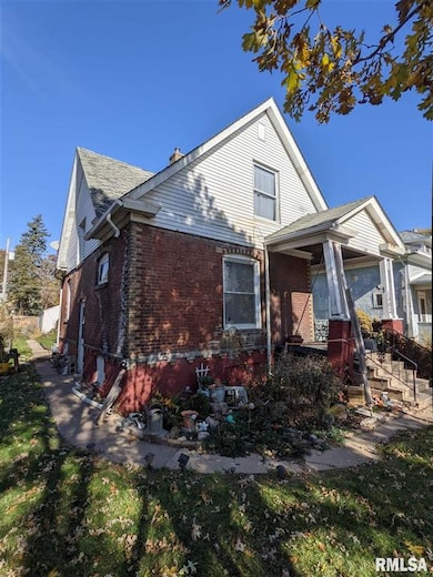 1002 E High St, Davenport, IA 52803 - photo 2