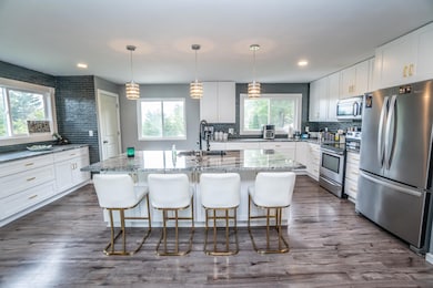 W215N5363 Ada Ct, Menomonee Falls, WI 53051 - photo 6