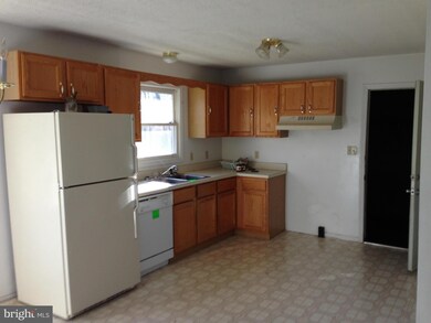 595 Phillips Ln, Bunker Hill, WV 25413 - photo 3