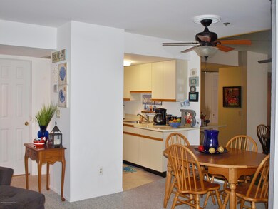 Eat-In Kitchen
