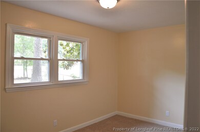 5327 Williamsburgh Dr, Fayetteville, NC 28304 - photo 6