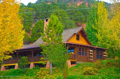 Cabin 9 - Fall exterior