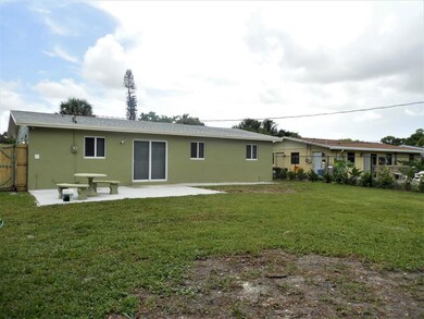 4669 Sutton Terrace S, West Palm Beach, FL 33415 - photo 3