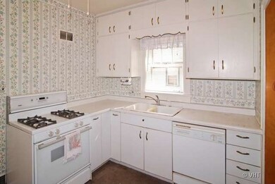 292 N Myrtle Ave, Elmhurst, IL 60126 - photo 4