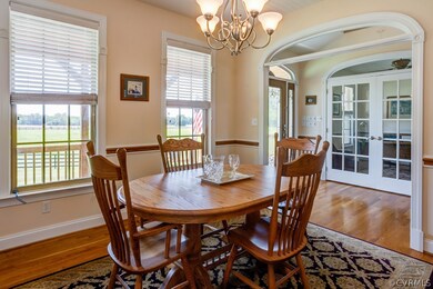 Lovely dining room