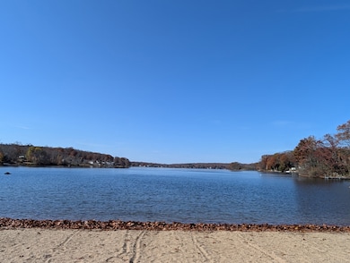 Patriot's Park beach and Coventry Lake- less than 