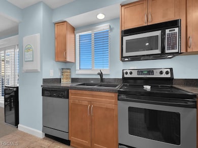 Leonardo Arms unit 512, Fort Myers Beach, FL 33931 - photo 7