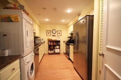 Dockside 4A kitchen