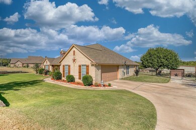 180 Cooperstown Dr, Springtown, TX 76082 - photo 3