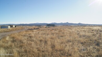 2580 W Compass Point Rd, Paulden, AZ 86334 - photo 6