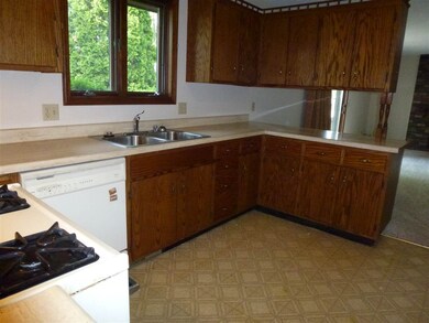 6014 Adams Rd, Fitchburg, WI 53575 - photo 6