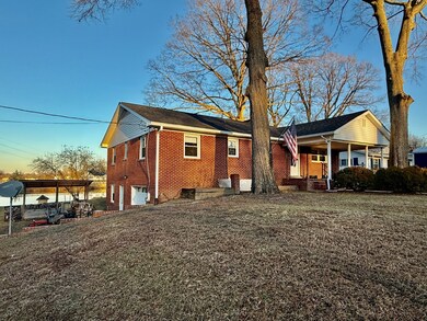 302 Chrystal Rd, Colonial Beach, VA 22443 - photo 4