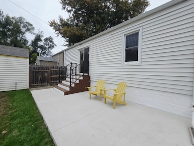 208 Prospect Ave, West Des Moines, IA 50265 - photo 6