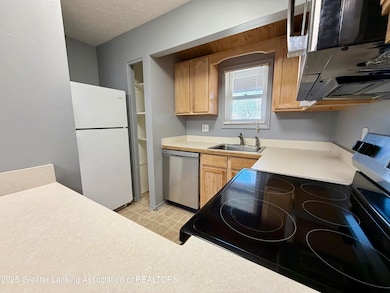 612 S Dibble Blvd, Lansing, MI 48917 - photo 7