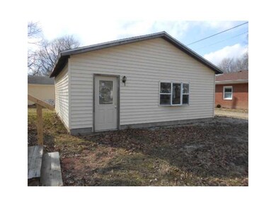 621 Harrison St, Covington, IN 47932 - photo 4