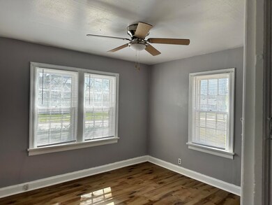 2333 W Walnut
