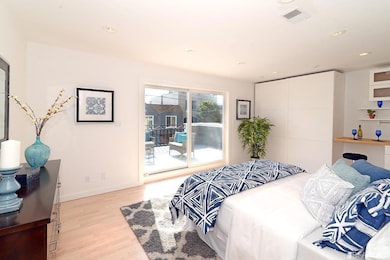 Lower level separate suite with deck