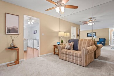 2105 Lancaster Cir unit 101A, Naperville, IL 60565 - photo 7