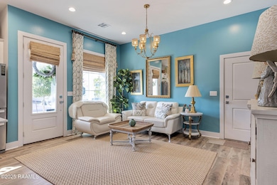 6-web-or-mls-104 Satsuma Dr-6