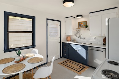 3051 48th Ave SW, Seattle, WA 98116 - photo 6