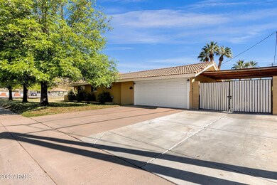 West View- Garage & Carport