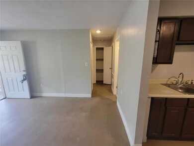 402 Peters St, Wildwood, FL 34785 - photo 7