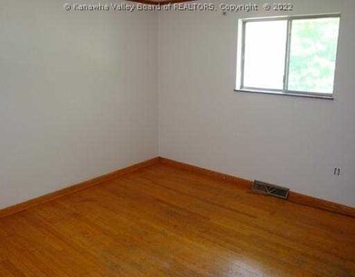 2301 W Virginia Ave, Dunbar, WV 25064 - photo 4