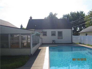 Swimming Pool/Hot Tub/Sauna