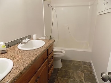 2074 N Albertha Ave, Springfield, MO 65803 - photo 6