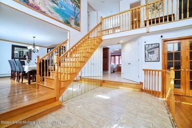 (5) 2 STORY ENTRY FOYER