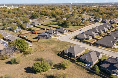 400 Molly Ln, Keene, TX 76059 - photo 4