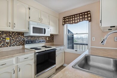 24 Fieldstone Estate, Newmarket, NH 03857 - photo 5