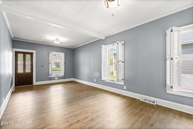 306 E Walden St, La Follette, TN 37766 - photo 5