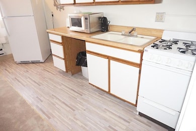 1639 Douglas Ave, Racine, WI 53404 - photo 6