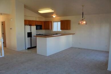Kitchen/Dining Area