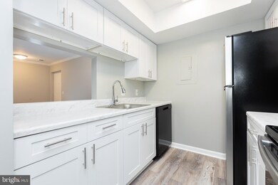 18328 Streamside Dr unit 202, Gaithersburg, MD 20879 - photo 4