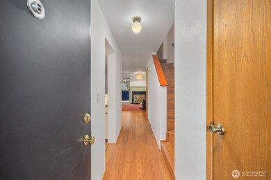 170 Newport Way NW unit D32, Issaquah, WA 98027 - photo 2