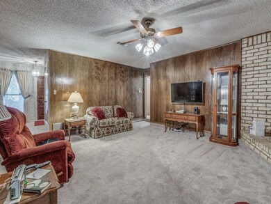 812 San Marcos Ln, Bedford, TX 76021 - photo 4