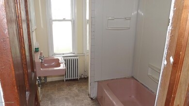 425 Depot St, Scranton, PA 18509 - photo 5