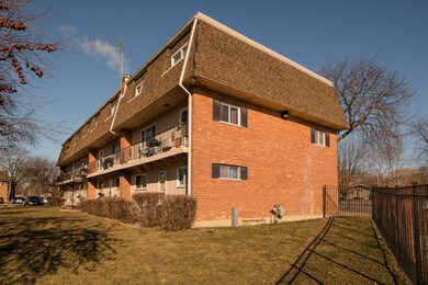 2312 Algonquin Rd unit 10, Rolling Meadows, IL 60008 - photo 4