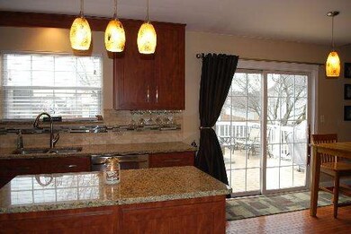 1391 Fox Hill Ct, North Aurora, IL 60542 - photo 4