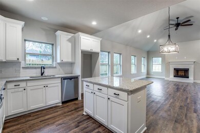 1412 Lexington St, Weatherford, TX 76086 - photo 7