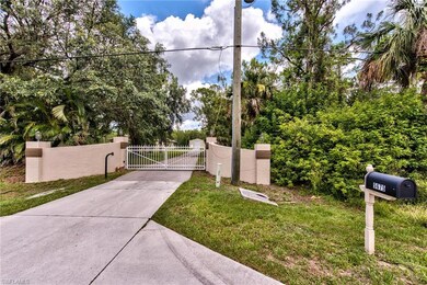 5675 Sea Grass Ln, Naples, FL 34116 - photo 3