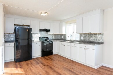 49 Lowell St, Nashua, NH 03064 - photo 6